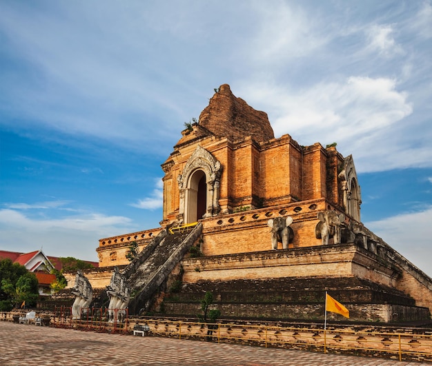 Wat Chedi Luang Chiang Mai Tailândia