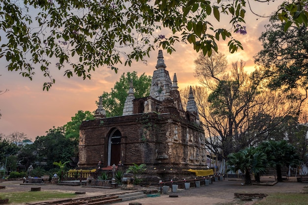 Wat Chet Yot, atração do turista do templo sete do pagode A em Chiang Mai, Tailândia.