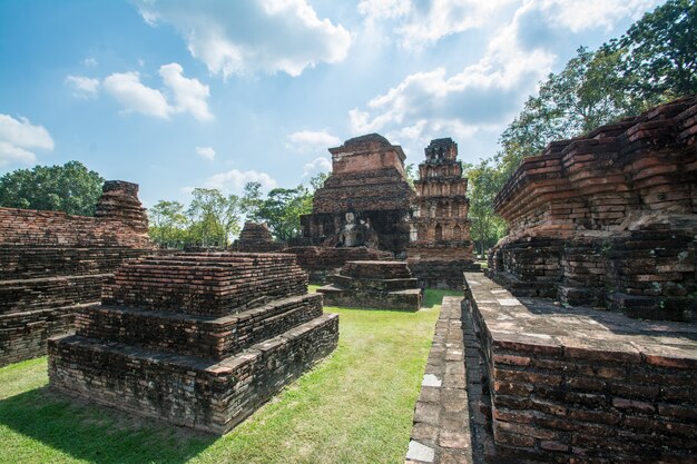 Wat Mahathat Tempel im historischen Park Sukhothai, Thailand