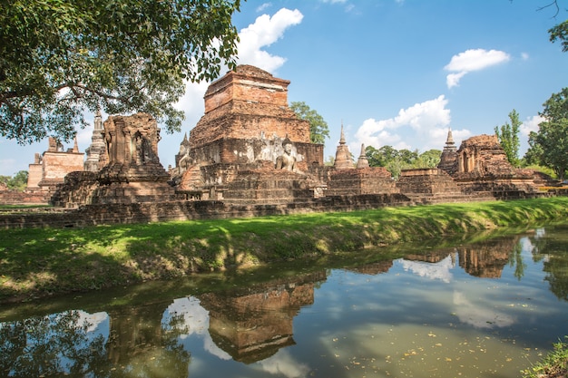 Wat Mahathat Tempel im historischen Park Sukhothai, Thailand