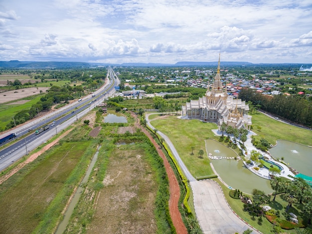 Wat Non Kum, Tempelgebäude in Thailand.