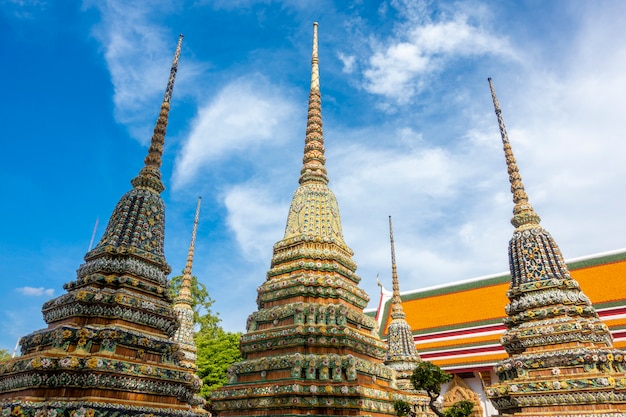 Wat Pho es el templo más famoso de Tailandia para turistas en Bangkok, Tailandia