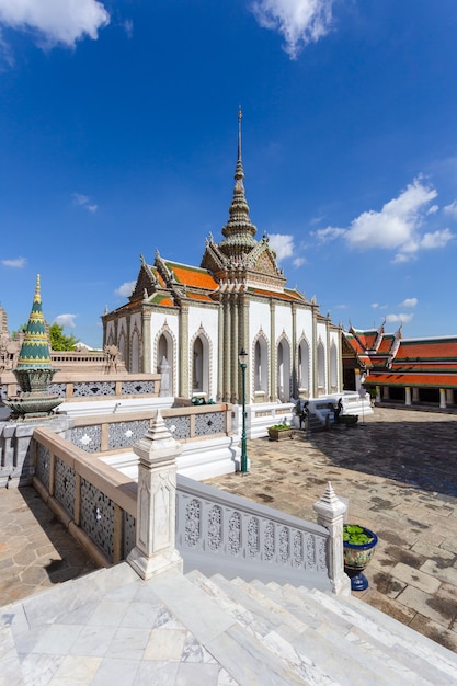 Wat Phra Kaew e Grand Palace em um dia ensolarado, Bangkok, Tailândia