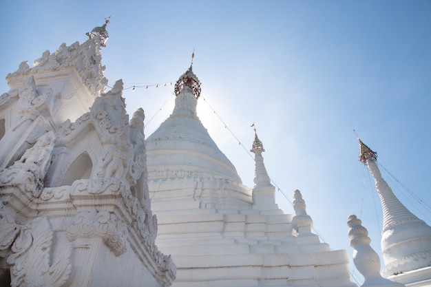 Wat phra que doi kong mu. templo em mae hong son norte de tailândia.