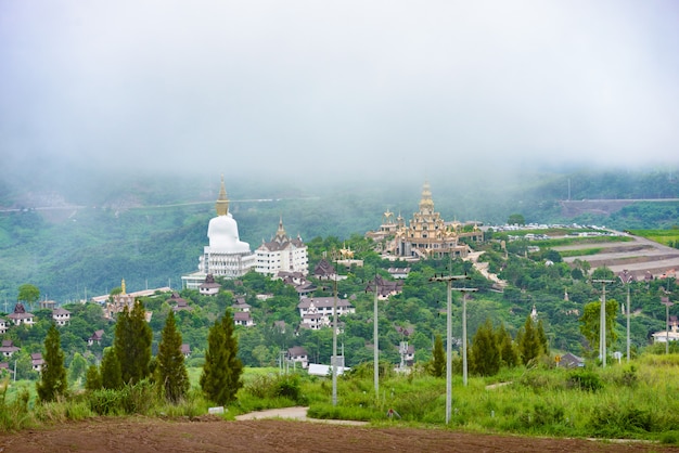 Wat Phra que Pha filho Kaew