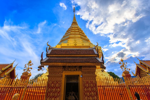 Wat Phra That Doi Suthep es una atracción turística de Chiang Mai, Tailandia