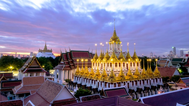 Wat Ratchanadda Es un lugar que es importante para el budismo en Tailandia Atracción turística popular de los extranjeros si viajan a Bangkok