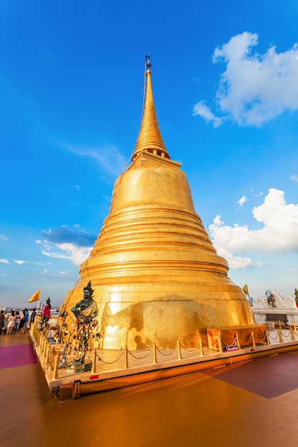 Wat Saket Ratcha Wora Maha Wihan es un templo budista en Bangkok, Tailandia