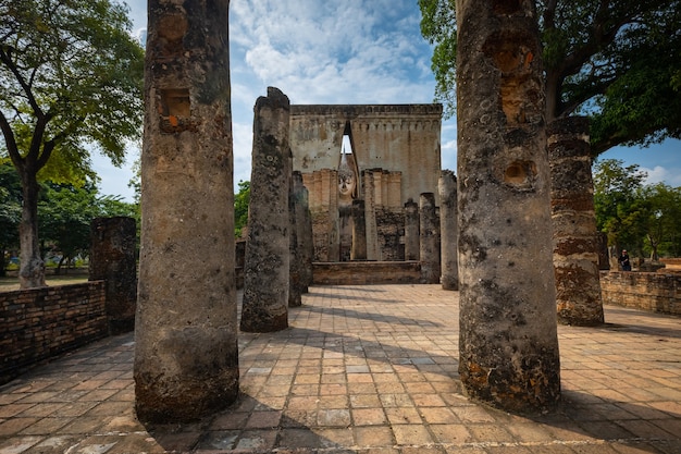 Wat Si Chum en Sukhothai en Sukhothai -Tailandia