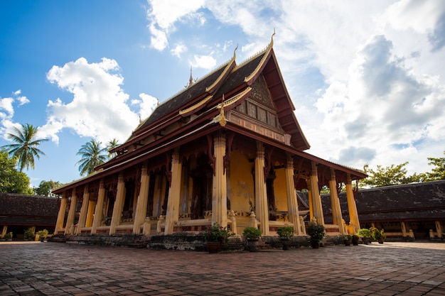 Wat sisaket é um templo antigo no laos e é o melhor ponto de referência para viagens