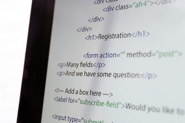 Website-Codes auf dem Computermonitor