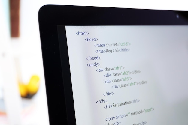 Foto website-codes auf dem computermonitor