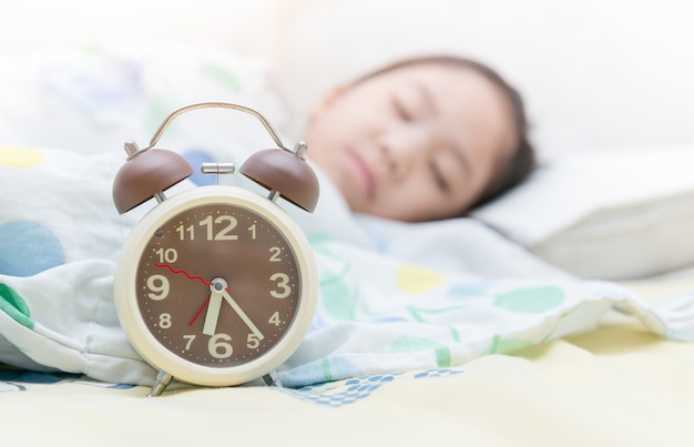 Wecker auf sechs Uhr