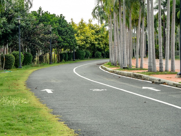 Weg zum Laufen im Park