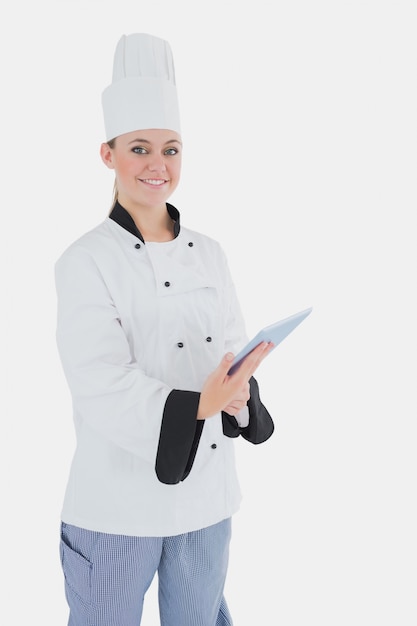 Weiblicher Chef mit digitaler Tablette