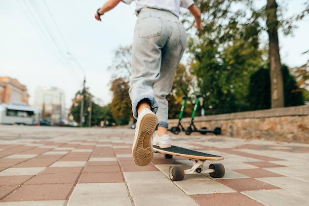 Weibliches Skateboardkonzept