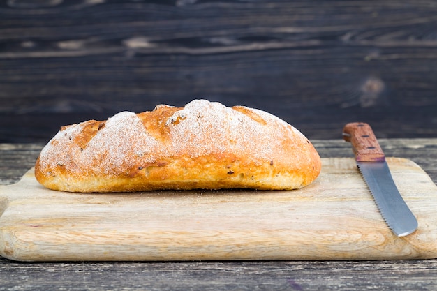 weiches Brot und Messer