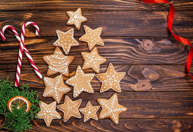 Weihnachtsbaum aus Lebkuchenplätzchen