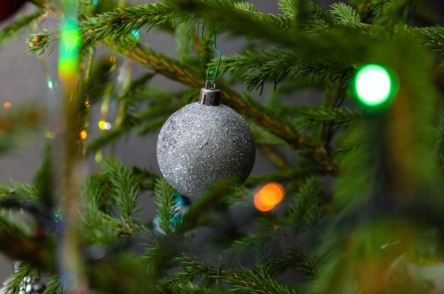 Weihnachtsbaumspielzeug am Weihnachtsbaum