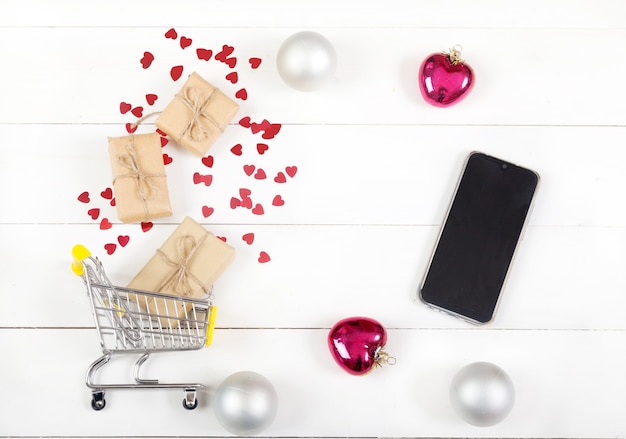 Weihnachtseinkauf für Geschenke und Smartphone