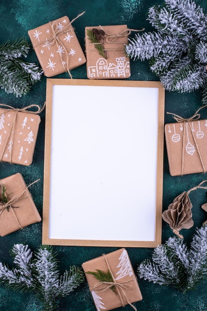 Weihnachtsgeschenkboxen in Kraftpapier