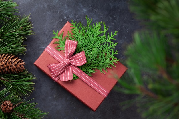 Weihnachtsgeschenkboxen mit Basteldekor