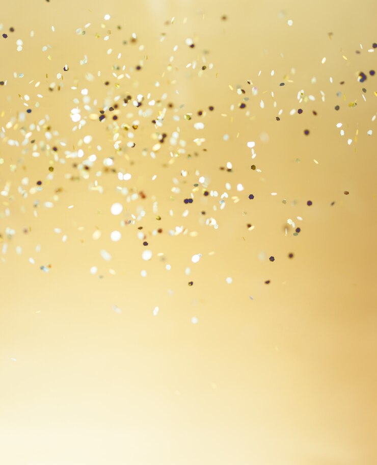 Weihnachtsgoldhintergrund. Goldener Feiertag glühender abstrakter Glitter defokussierter Hintergrund