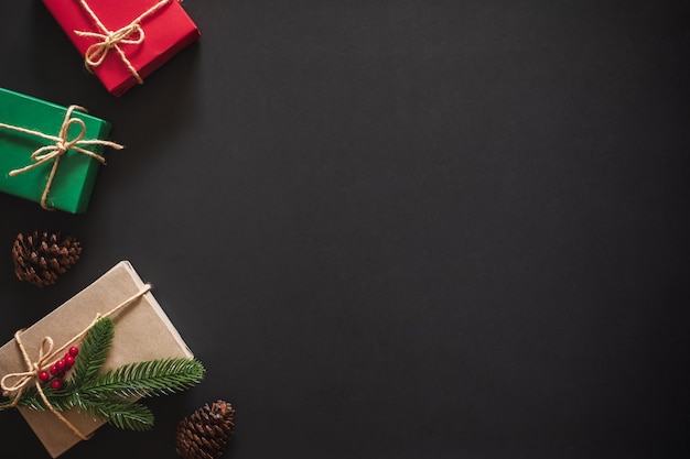 Foto weihnachtshintergrund mit geschenkgeschenk