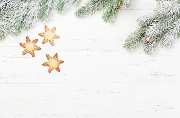 Weihnachtskarte mit Baum und Lebkuchen