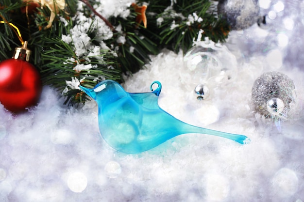 Weihnachtskarte mit blauem Vogel