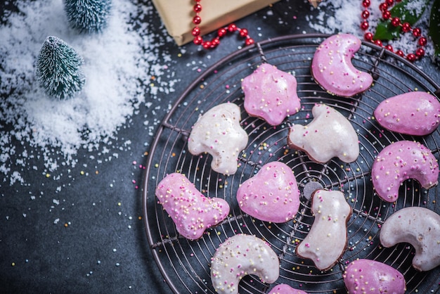 Weihnachtslebkuchen und festliche Geschenke