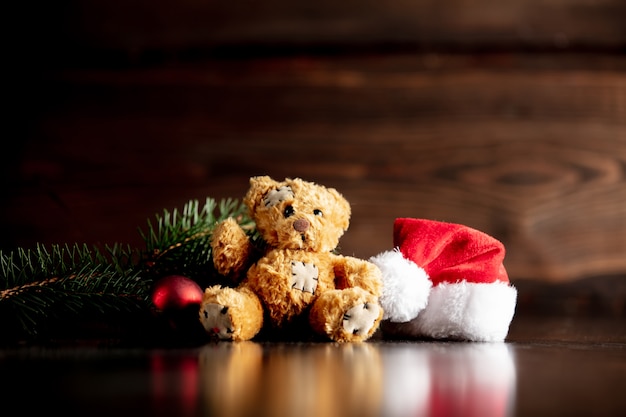 Weihnachtsmann Mütze und Teddybär Spielzeug