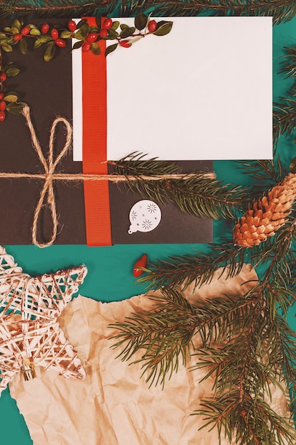Weihnachtsmodell für Postkarte mit Trockenfrüchten Bastelpapier Geschenkbox handgemachtes Weihnachtsspielzeug