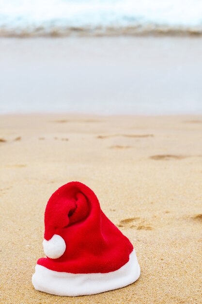 Weihnachtsmütze am Sandstrand