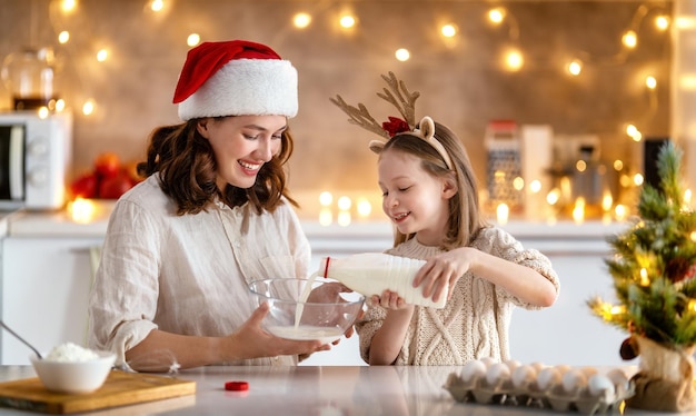 Weihnachtsplätzchen kochen