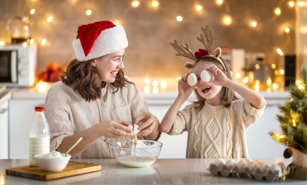 Weihnachtsplätzchen kochen