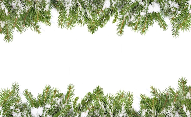 Weihnachtsrahmen mit Schnee isoliert auf weißem Hintergrund