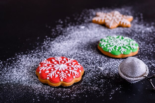 Weihnachtsselbst gemachte Lebkuchenplätzchen