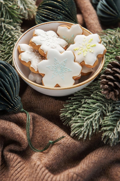 Weihnachtsselbst gemachte Lebkuchenplätzchen