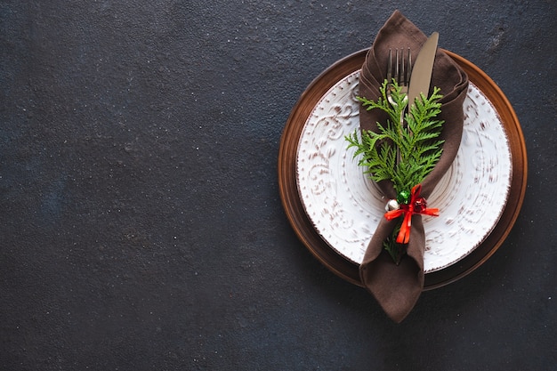 Weihnachtstabelleneinstellungsmodell des festlichen weihnachtshintergrundes