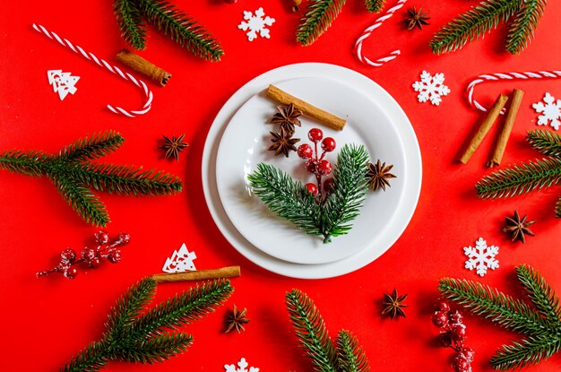 Weihnachtstisch. Feiertags-Abendessen-Konzept. Selektiver Fokus