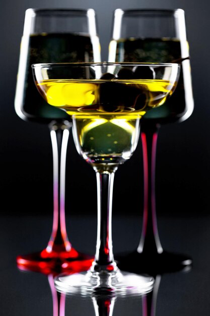 Wein im Glas mit Flasche