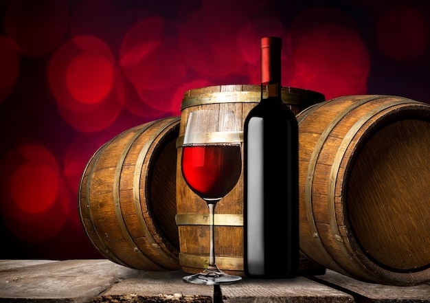 Wein und Fässer