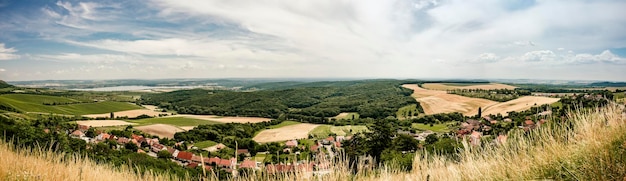 Weinberge Schloss Sirotci Hradok Palava Mähren Region Tschechische Republik romantische Ruine in Palava und Devin höchster Berg der Pavlov Hills Tschechische Republik Wanderurlaub