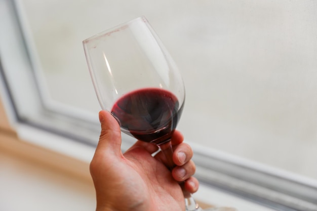 Weingläser ein Symbol des Feierns Freude und Raffinesse Wein repräsentiert den Reichtum des Lebens ple