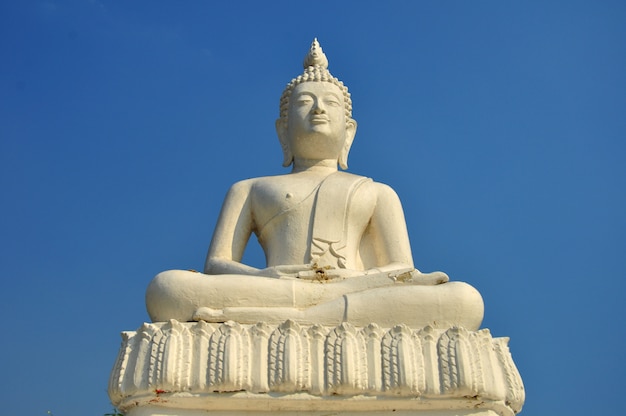 Weiße Buddha-Statue