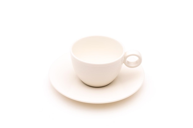Weiße Keramiktasse für Kaffee oder Tee, isoliert auf weiss