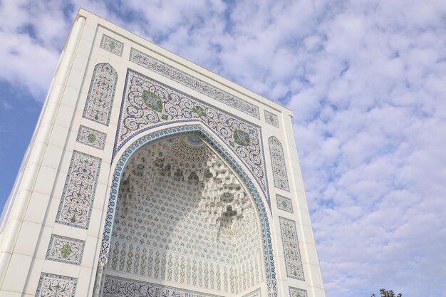 Weiße kleine Moschee in Taschkent, Usbekistan