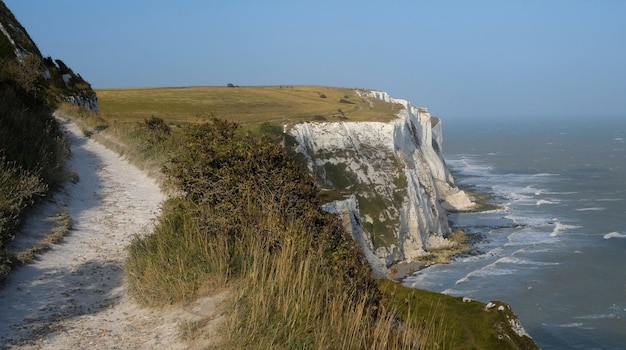 Weiße Klippen von Dover Südostengland Meer und Felsen