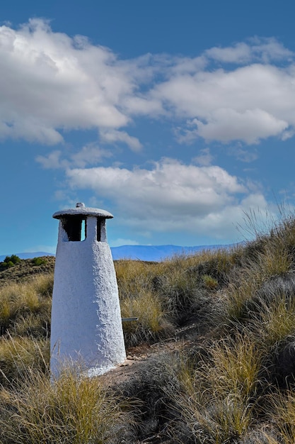 Foto weiße schornsteine höhlenwohnungen in der provinz granada